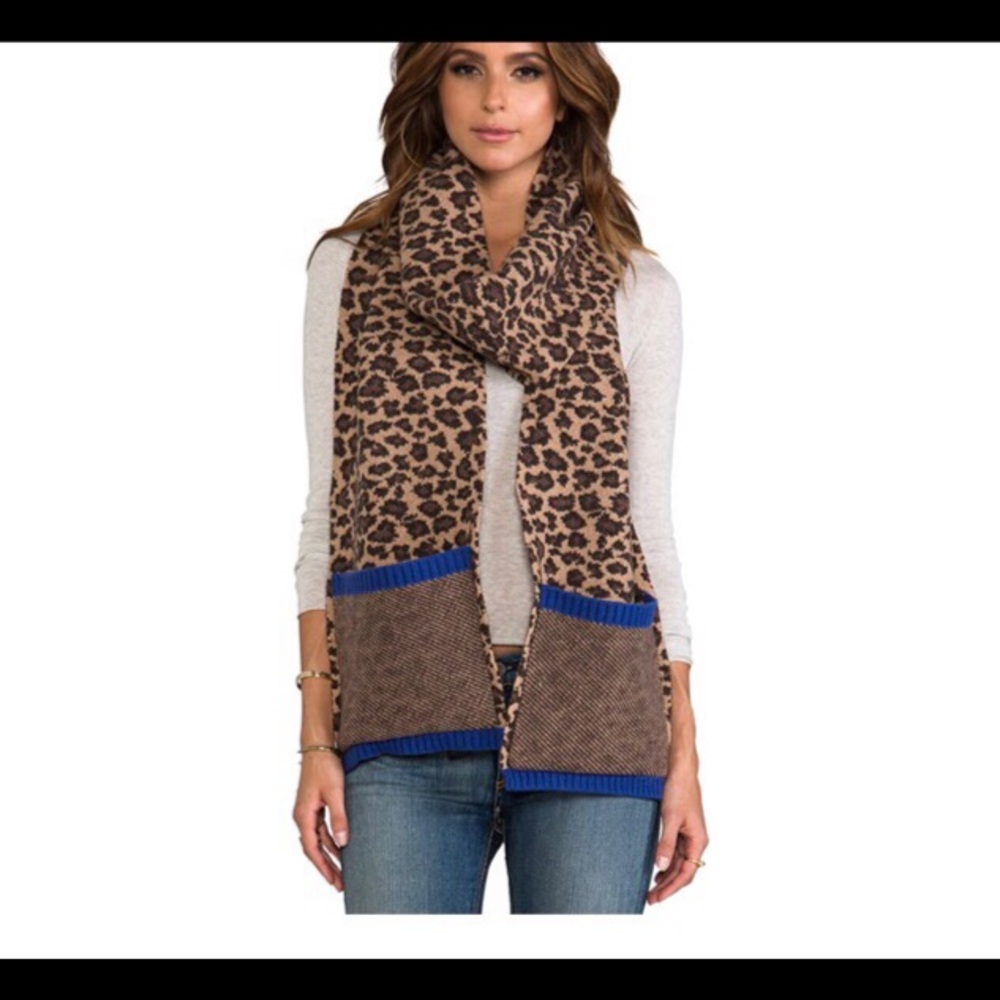Marc Jacobs Lenora Leopard Scarf